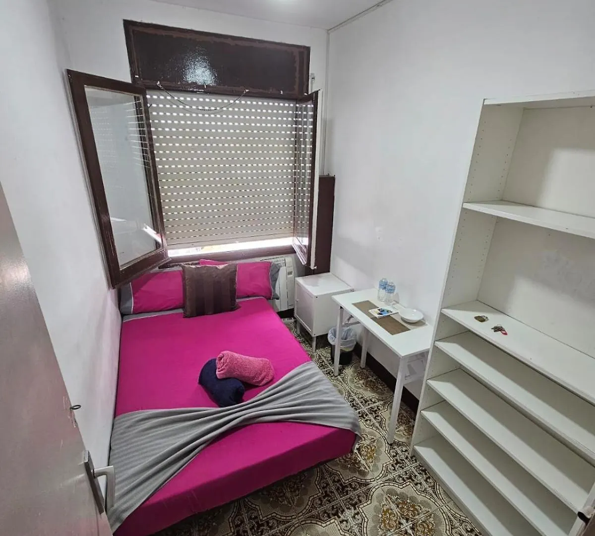 Poble Sec Nino House Hotel Barcelona Capsule hotel