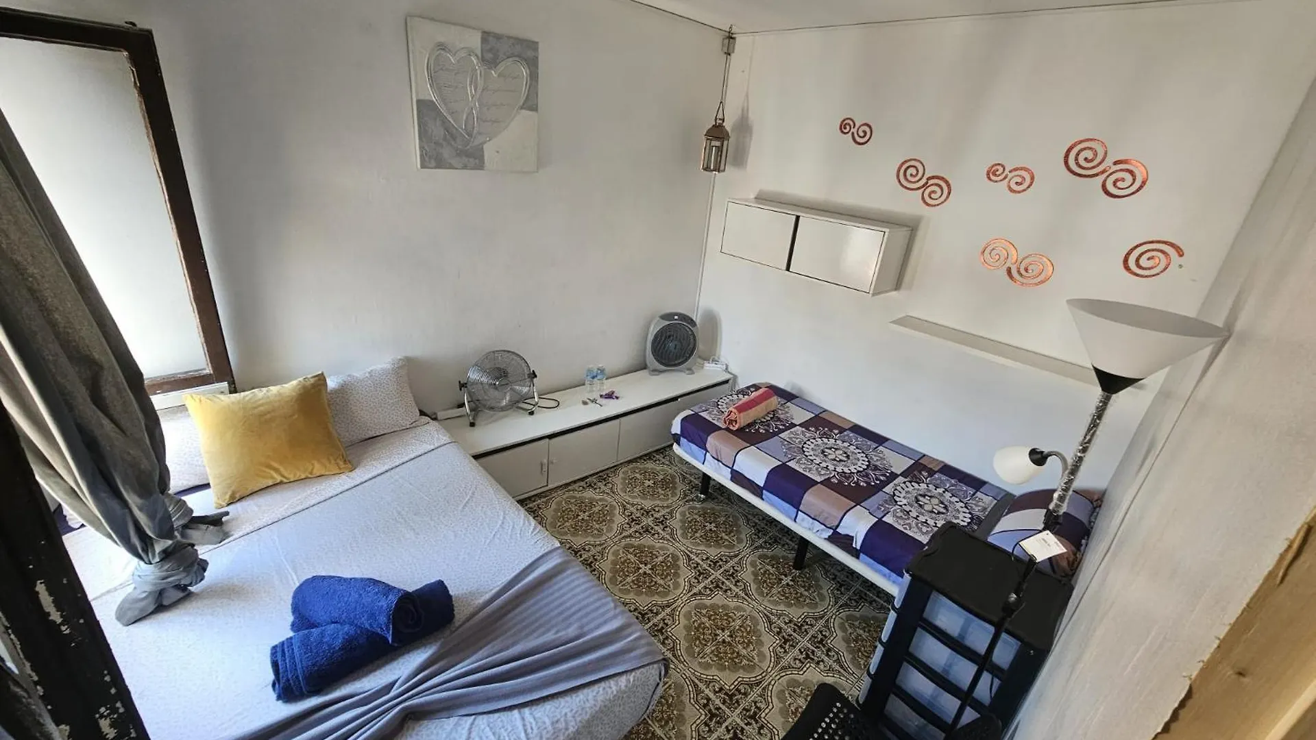 Poble Sec Nino House Hotel Barcelona Capsule hotel