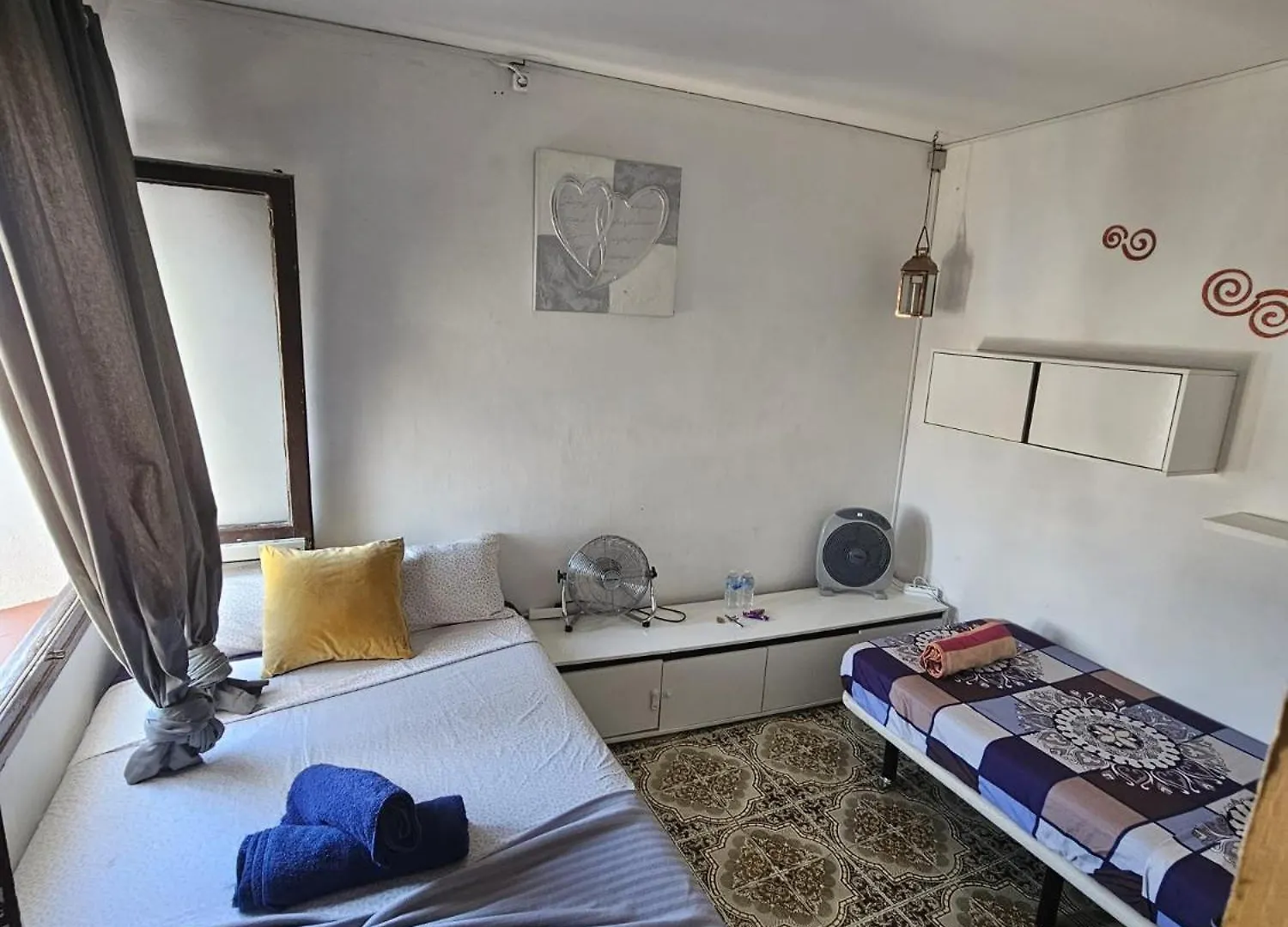 Poble Sec Nino House Hotel Barcelona 0*,  Spain
